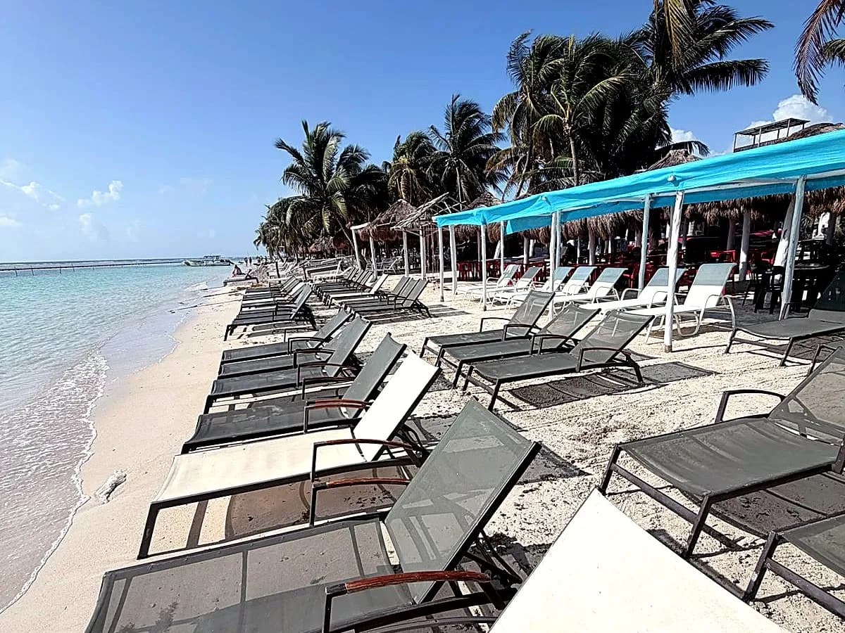 Mariachi Loco Beach Club