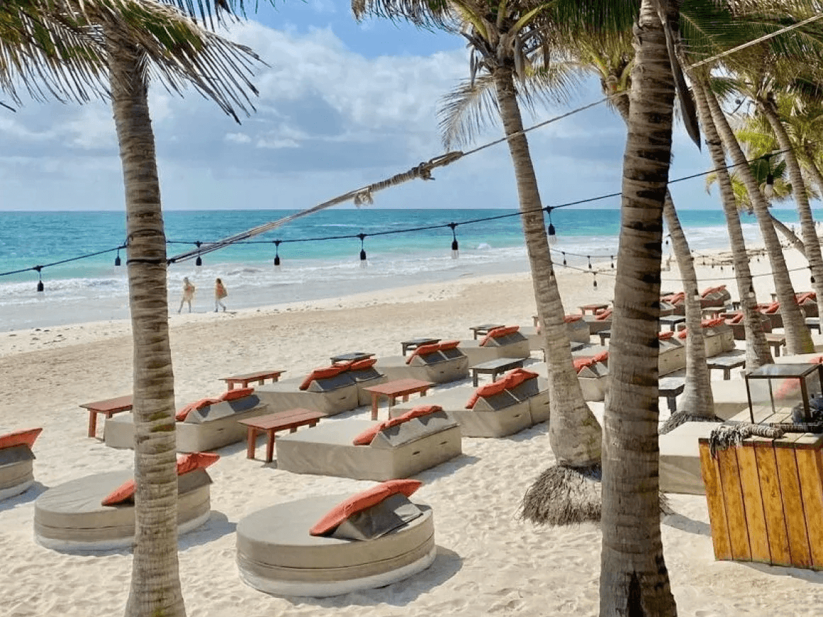 Mia Beach Club & Restaurant - 1