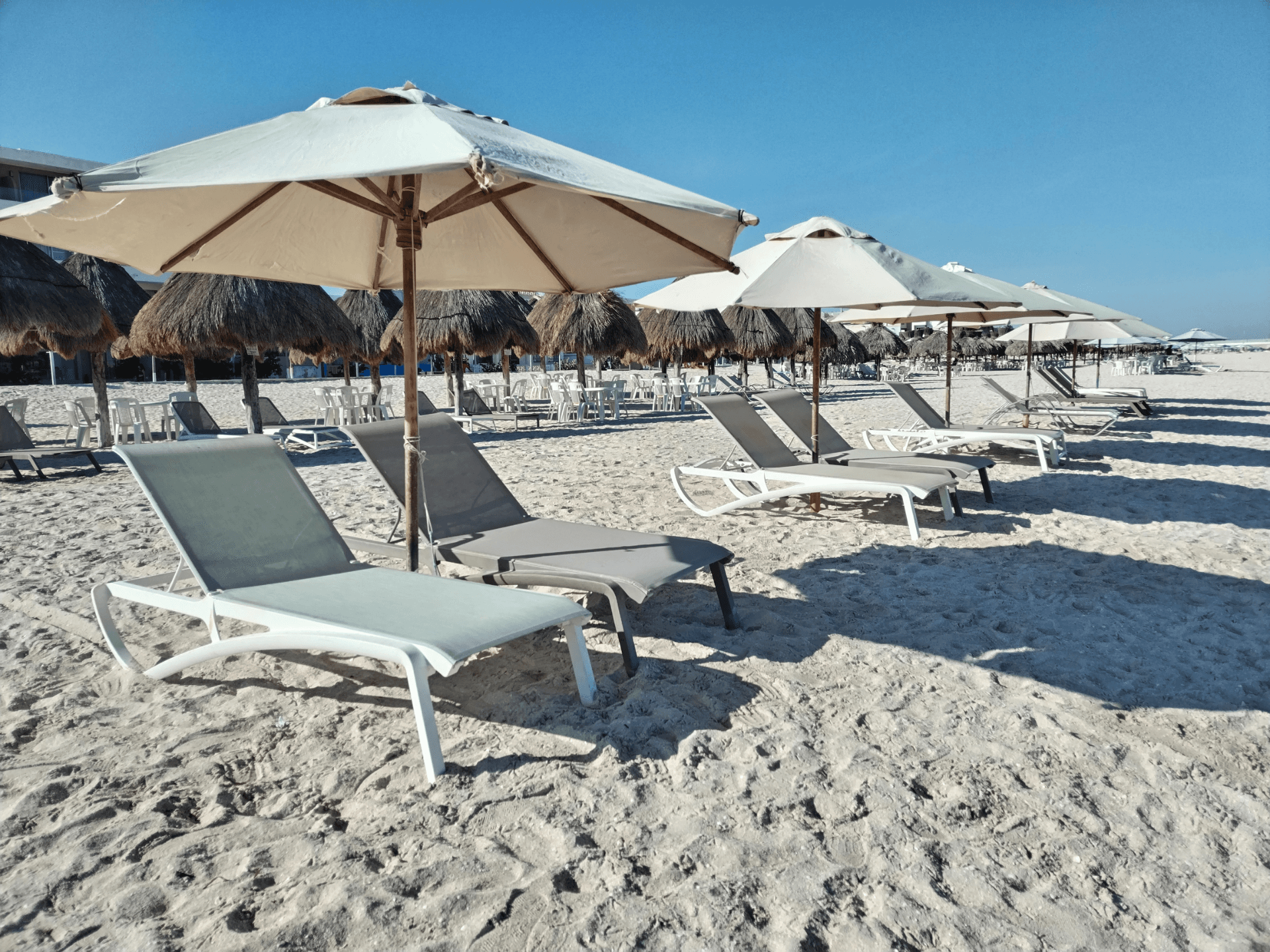 The Criss & Sands Beach Club - Photo 2