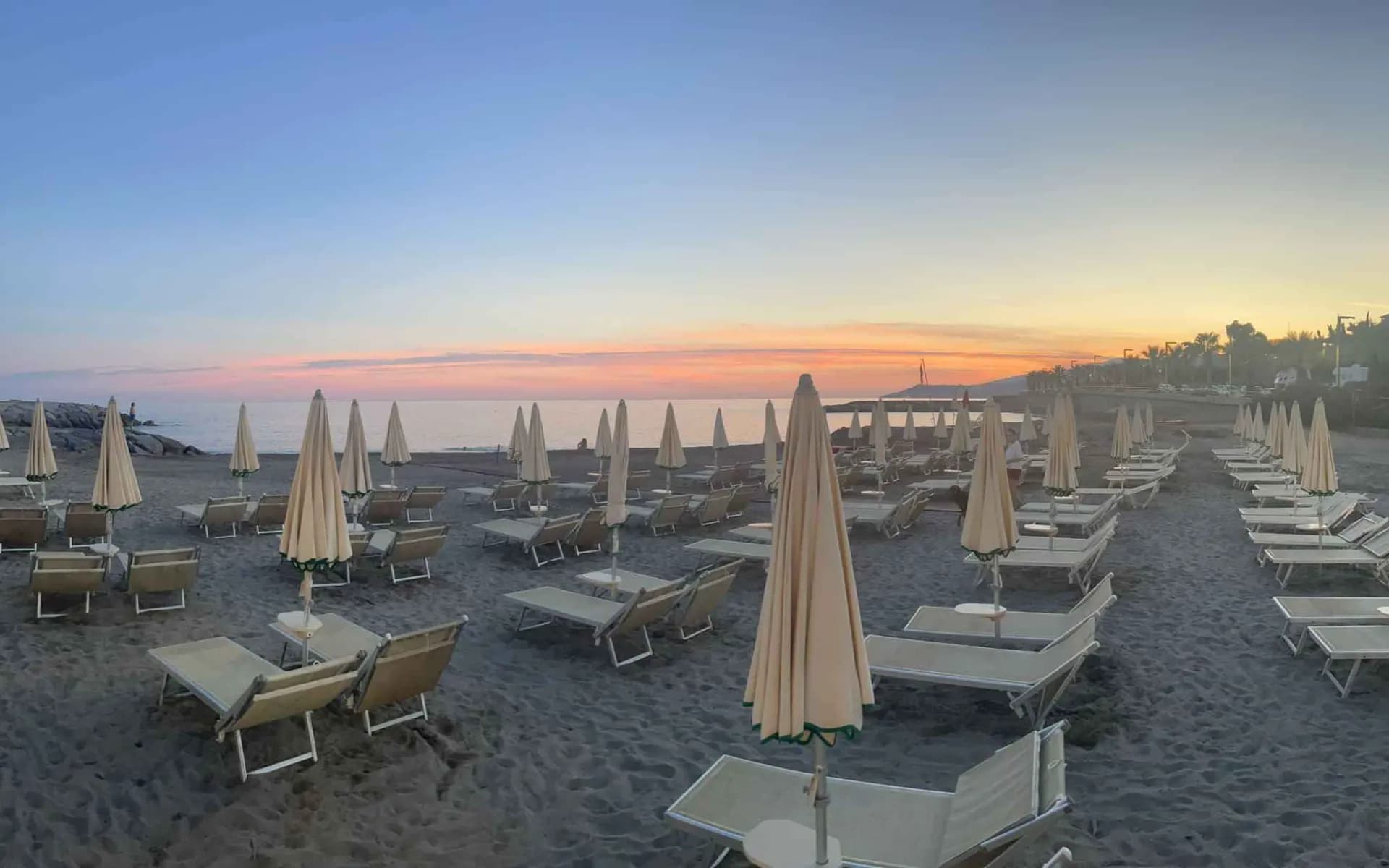 Beach Club Aregai
