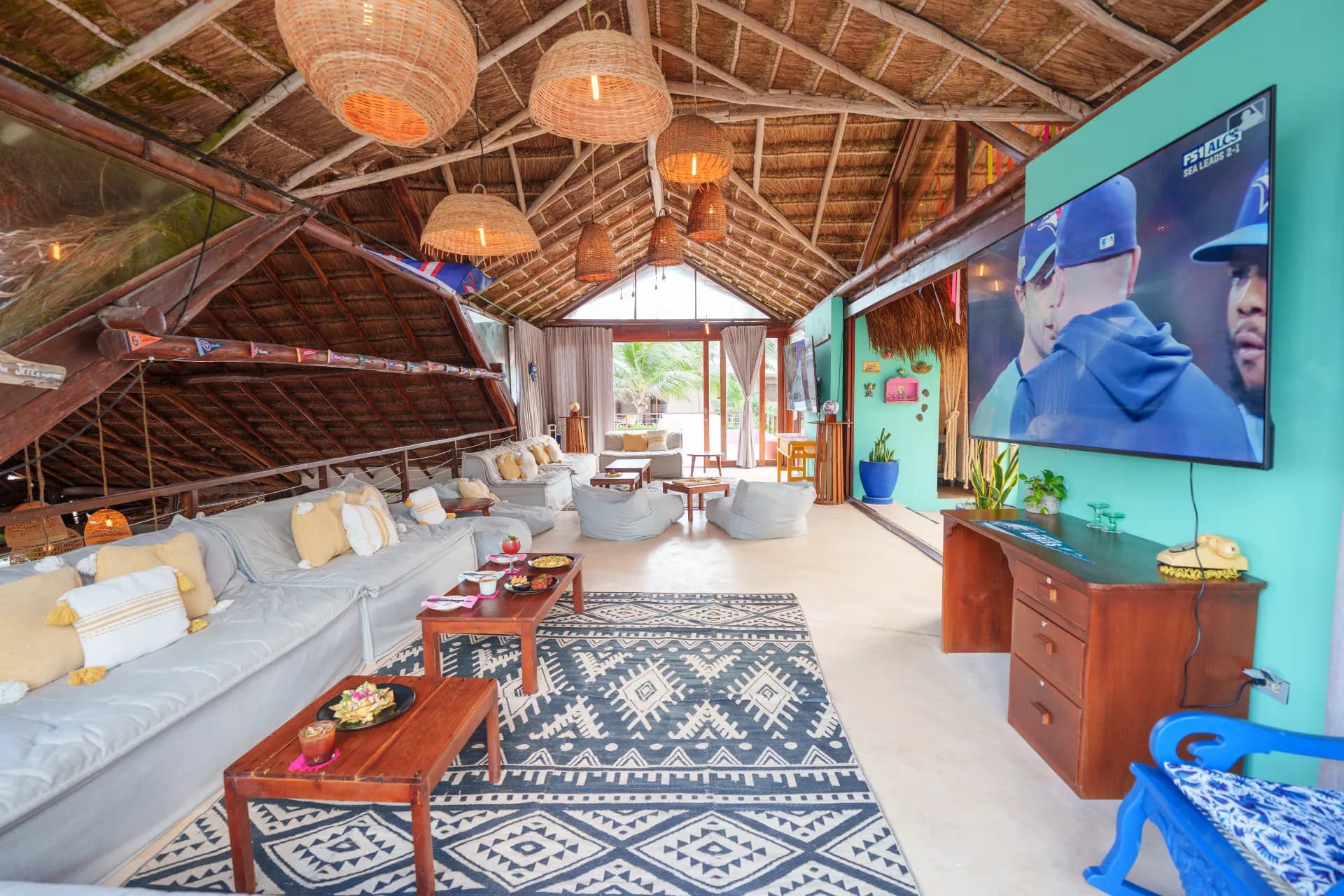 La Zebra Beach Club - Photo 5