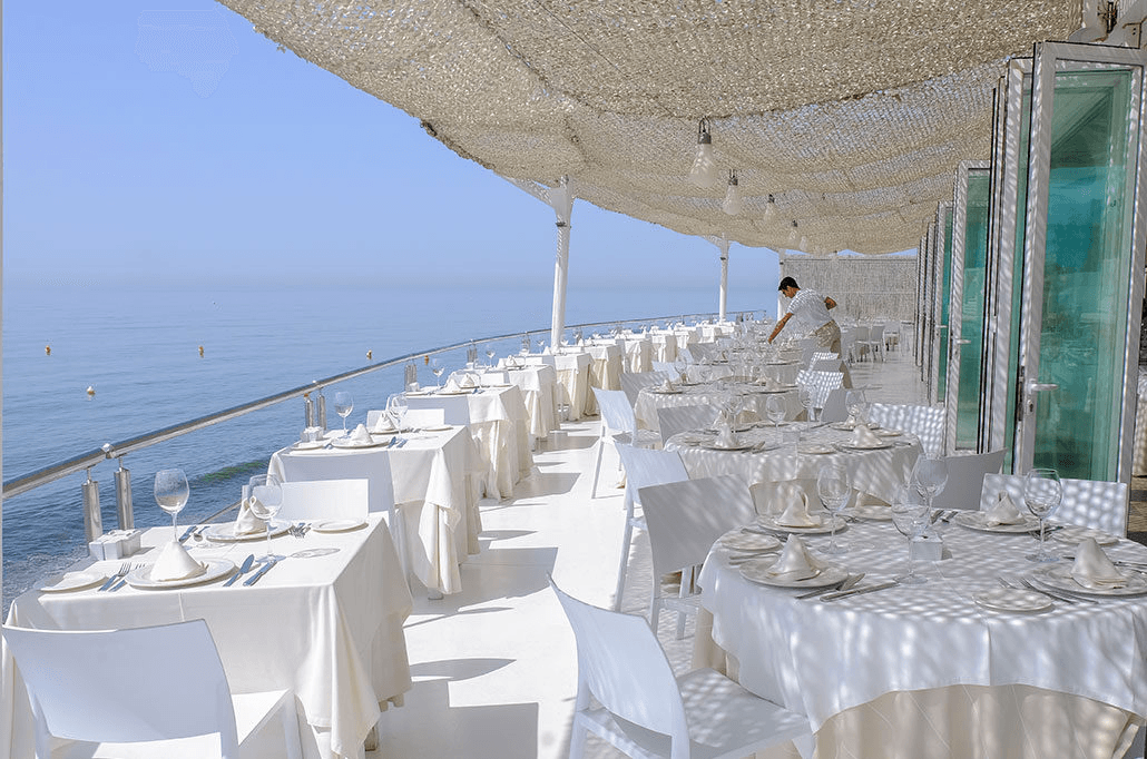 El Ancla Restaurante & Beach Club - Photo 3