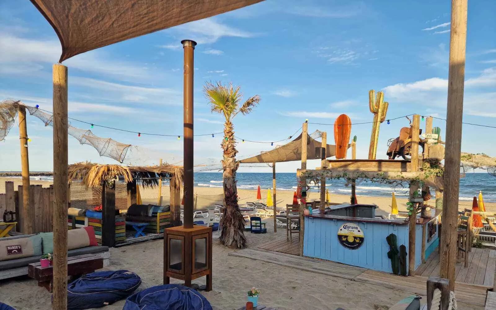 Mango's Beach Bar - 1