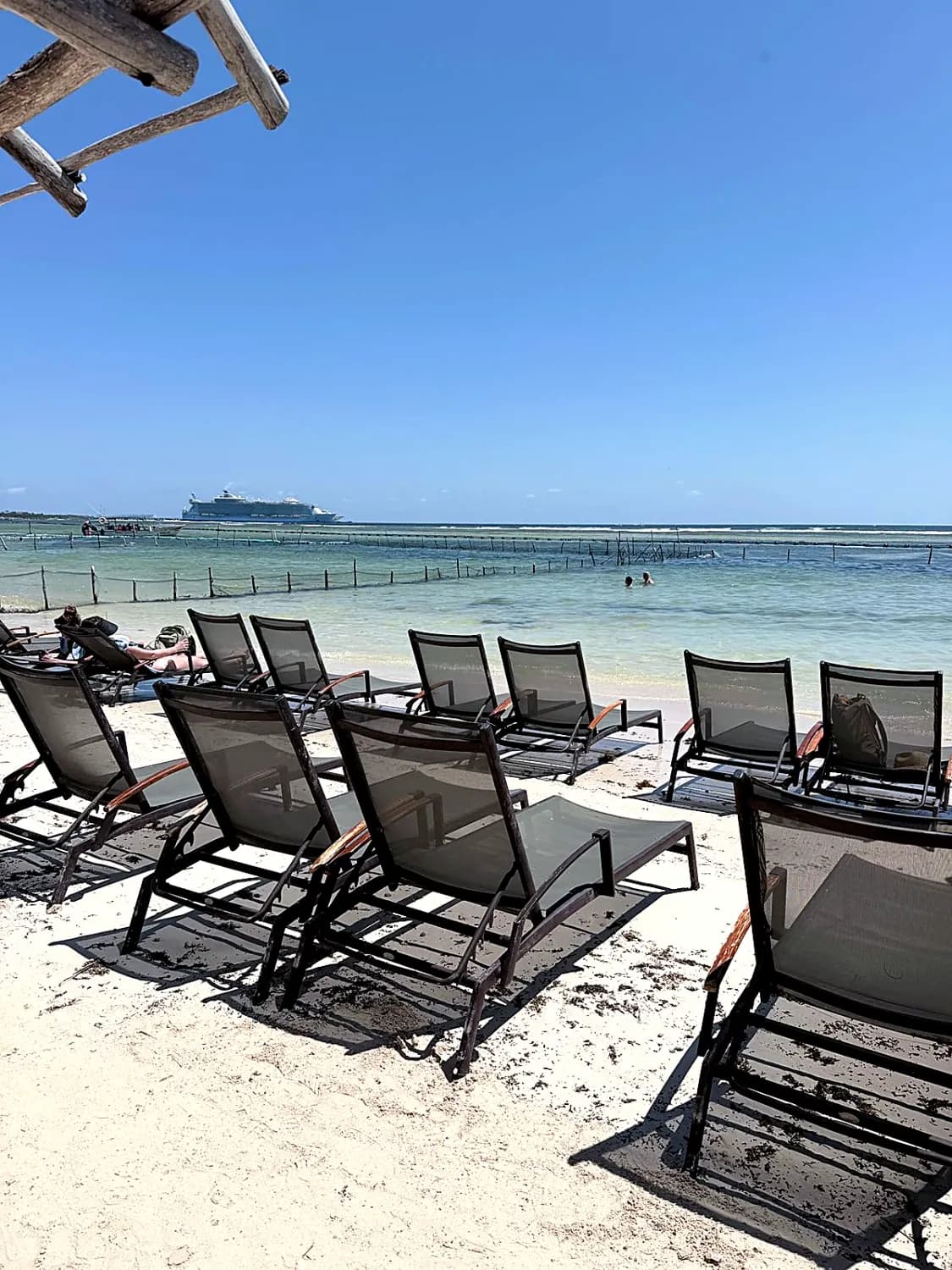 Mariachi Loco Beach Club - Photo 2