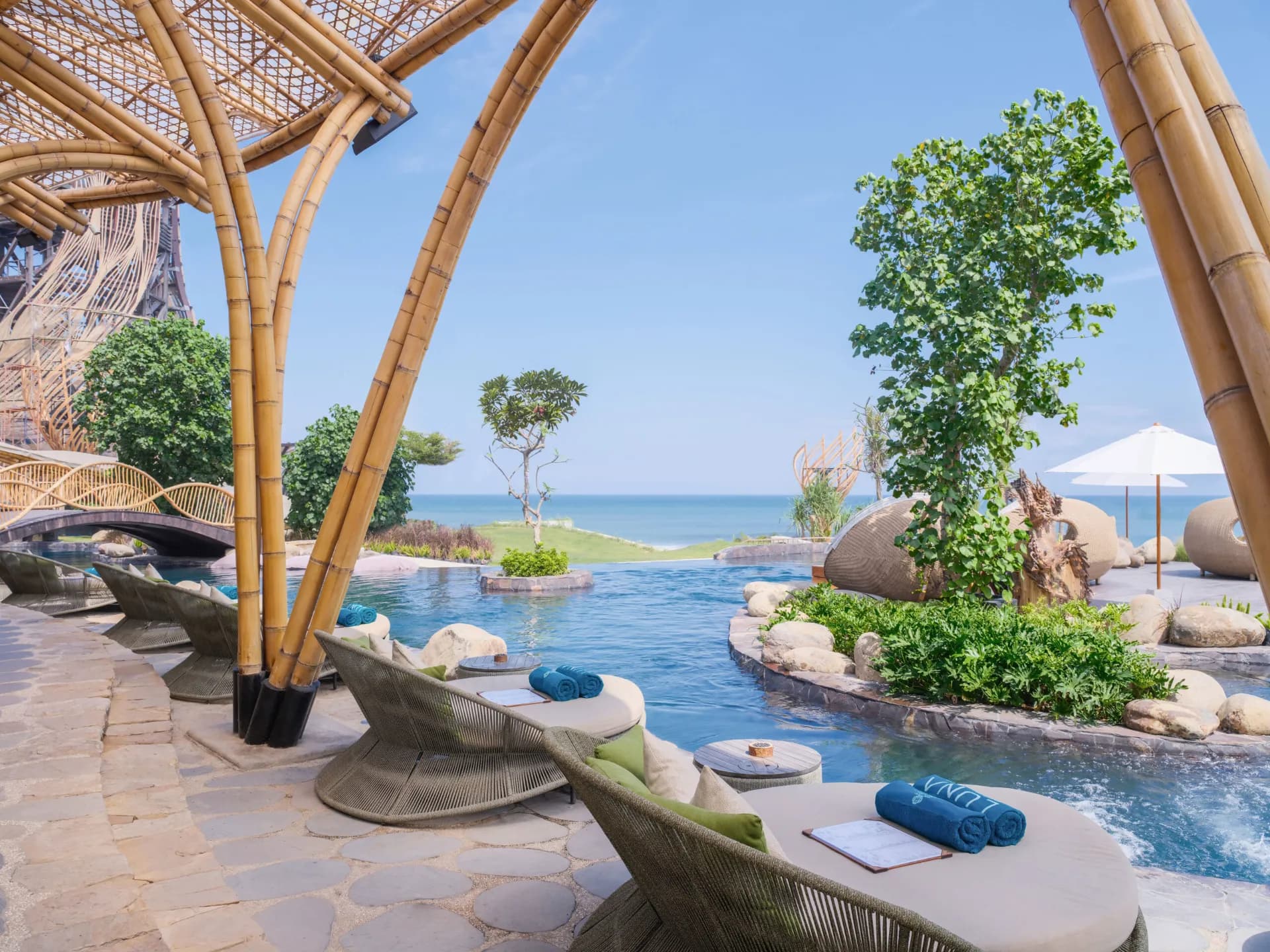 Luna Beach Club - Photo 2