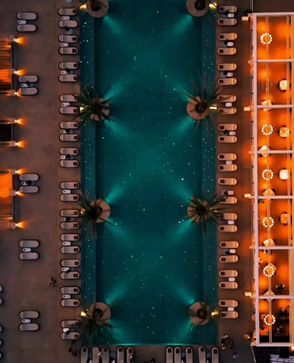 Nammos Dubai luxury beach club inspired by Mykonos with elegant seaside setting